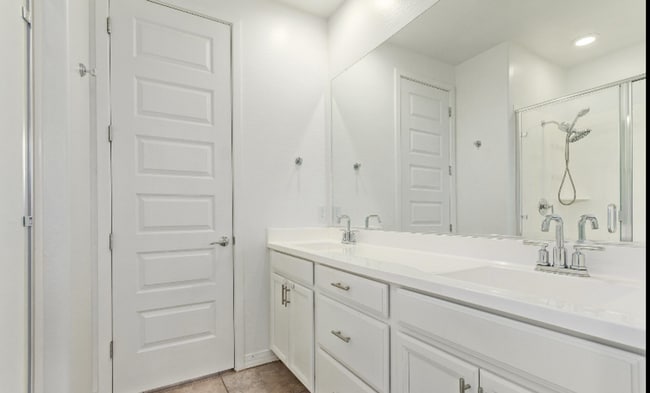 Building Photo - Great location near Westgate!