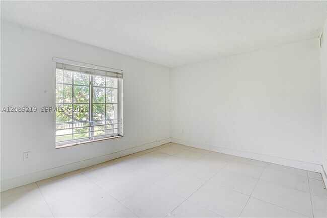 Building Photo - 5102 NW 79th Ave