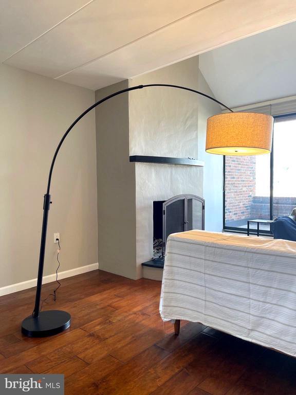 Building Photo - 28 Main St