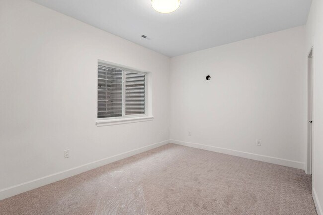Building Photo - Luxury Cherry Creek Home Available Now! | ...