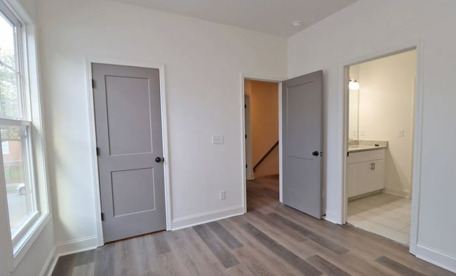 Building Photo - Pre-Leasing for the 26-27 School Year! Brand New Duplex In The Sought After Rosewood Columbia Are...