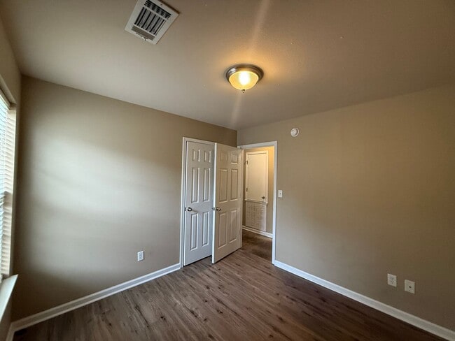 Building Photo - 113 Butterfield Crossing
