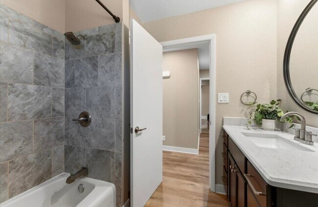 Building Photo - 408 Weathering Dr