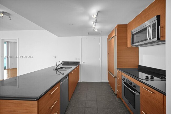 Building Photo - 50 Biscayne Blvd