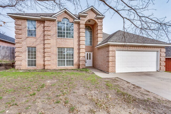 Building Photo - 8434 Golf Club Cir