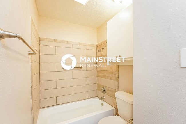 Building Photo - 3 Bedroom Pet-Friendly Home in Mesquite, TX with Main Street Renewal