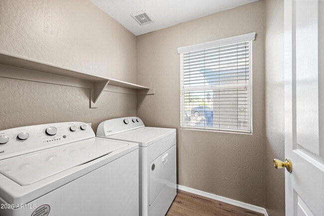 Building Photo - 3719 E Inverness Ave