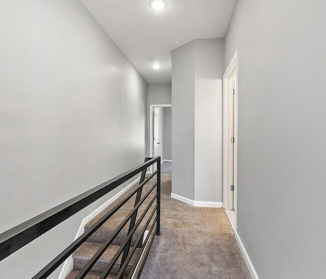Building Photo - 1754 Georges Ln