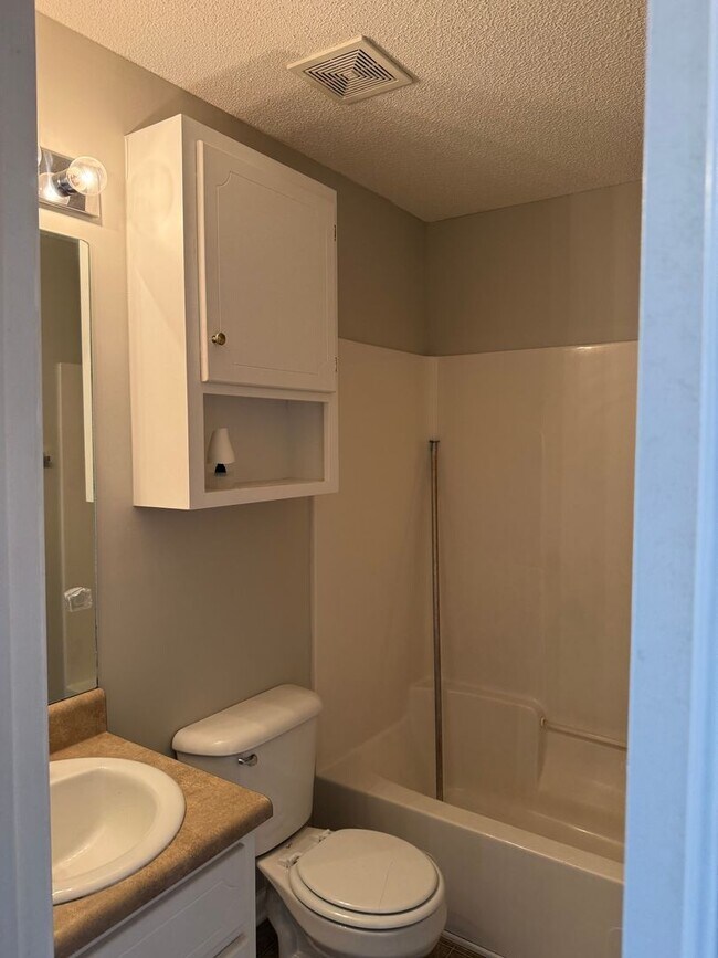 Building Photo - 160 N Spring View Dr