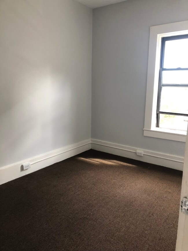 Building Photo - 239 Andrews St