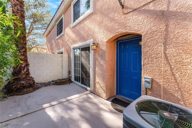 Building Photo - 8449 Majestic View Ave