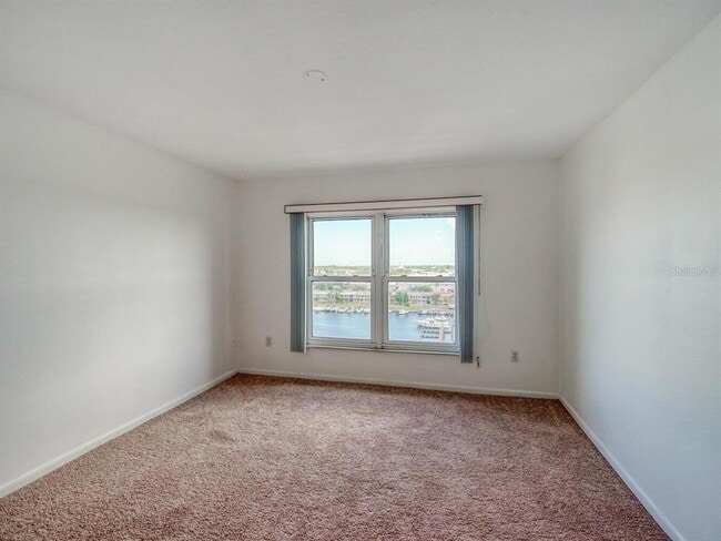 Building Photo - 4939 Floramar Terrace