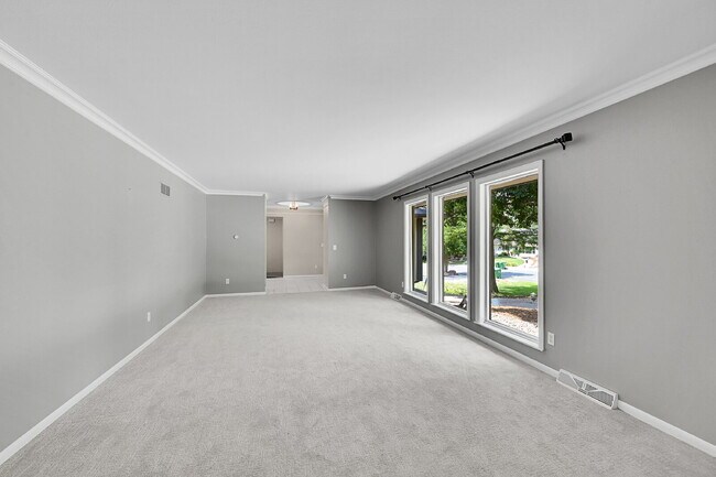 Building Photo - $6,850.00 - 5 Bedrooms, 3.5 Bathrooms, Sin...