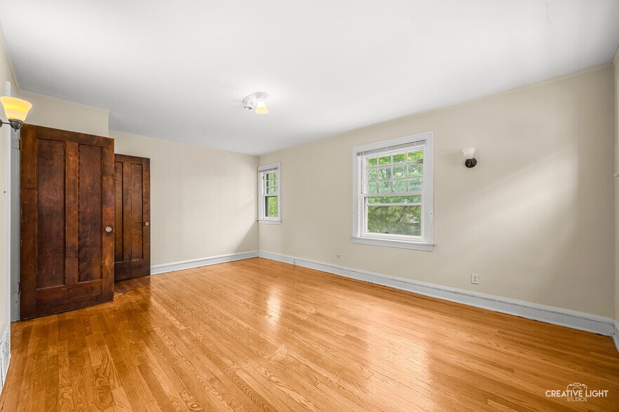 Building Photo - 44 N Spring Ave