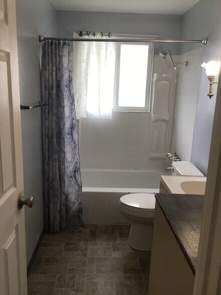 Building Photo - 14821 Washington Ave SW