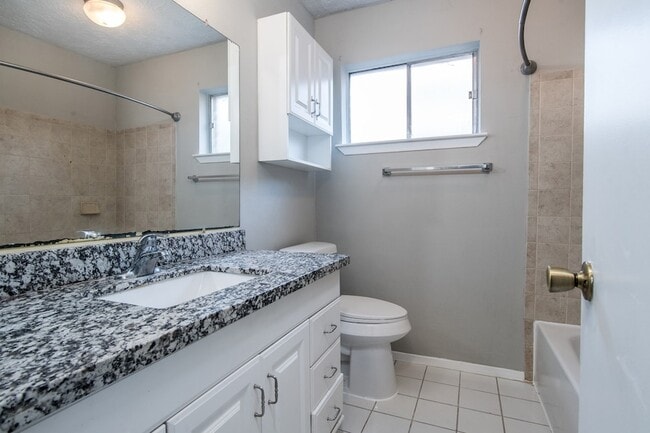 Building Photo - 16210 Cypress Point Dr