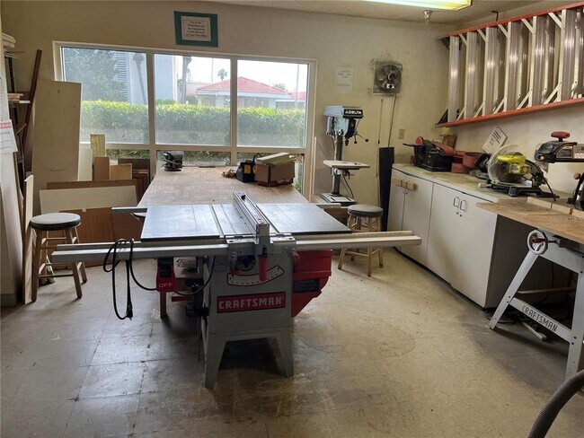 Building Photo - 8000 Sailboat Key Blvd S