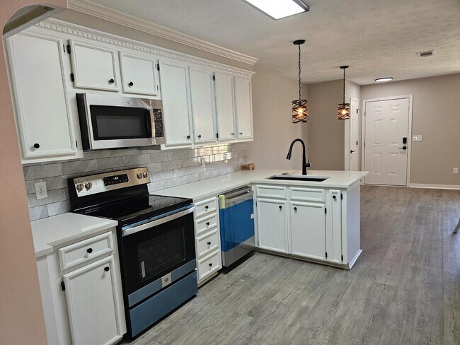 Building Photo - 106 Brendalwood Ln