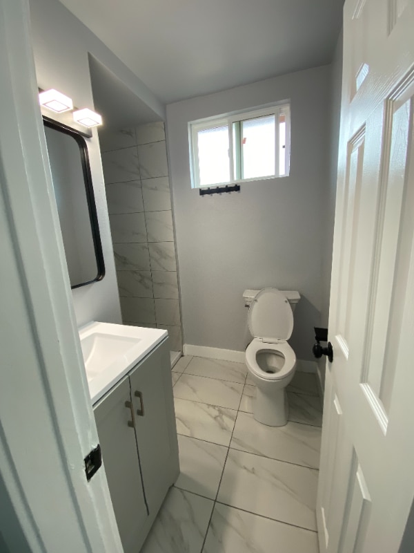 Building Photo - 1509 E 20th St