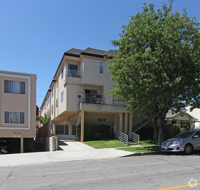 Primary Photo - 613 E Verdugo Ave