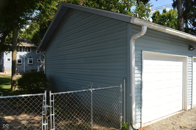 Building Photo - 6048 N College Ave