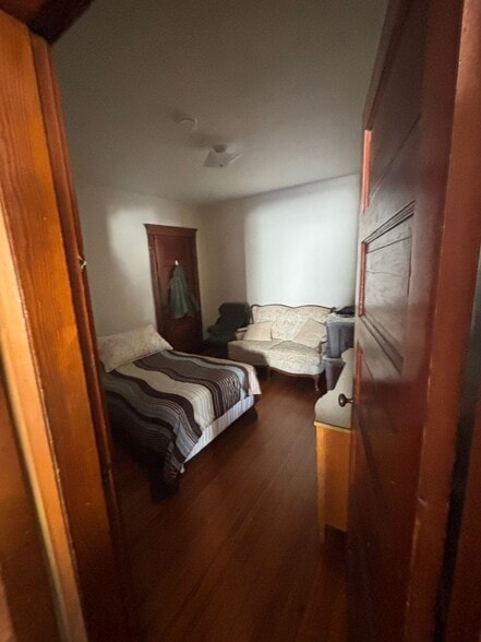 Building Photo - 121 Bennington St