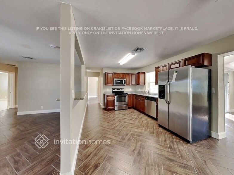 Building Photo - 2490 Florida Mango Rd