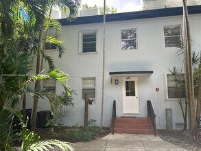 Building Photo - 7865 SW 57th Ave
