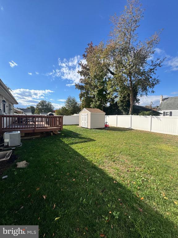 Building Photo - 615 Jackson Ave