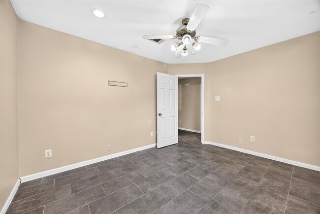 Building Photo - 5814 Eldridge Glen Dr
