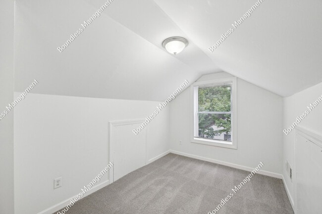 Building Photo - 2649 Blount St