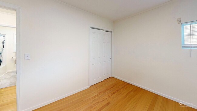 Building Photo - South Colonie Schools 2BR 1BA