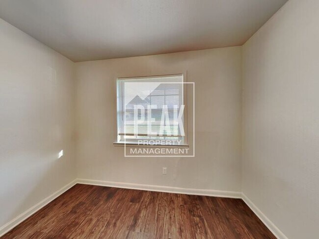 Building Photo - $1799! Beautiful 3Bed/2Bath home in FORT WORTH!