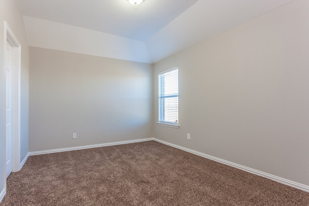 Building Photo - 609 Cove Ct