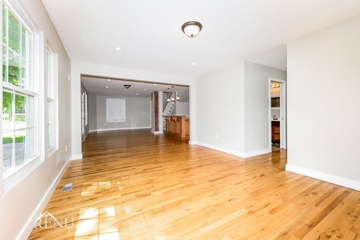 Building Photo - 501 Park Cir