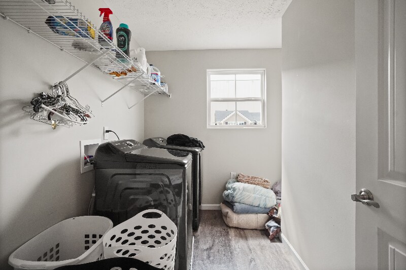 Building Photo - 1728 Sunray Dr