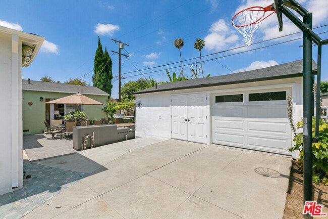 Building Photo - 3101 Cardiff Ave