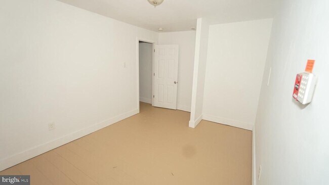 Building Photo - 1921 W Diamond St