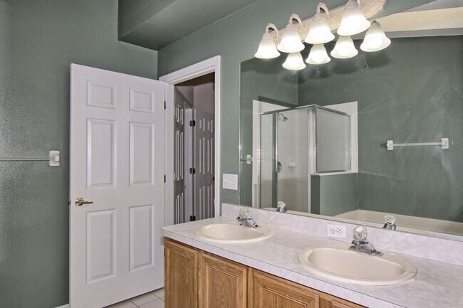 Building Photo - Spacious 3/2 Home For Rent in Davenport with extra Florida/Sun Room!!