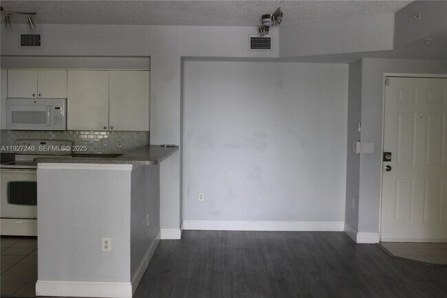 Building Photo - 2351 W Preserve Way