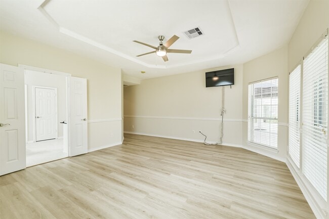 Building Photo - 11918 Mariposa Canyon Dr