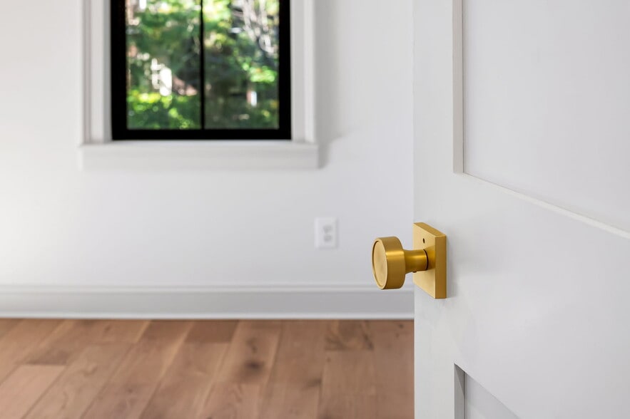 Attention to detail throughout - 4629 Keswick Rd