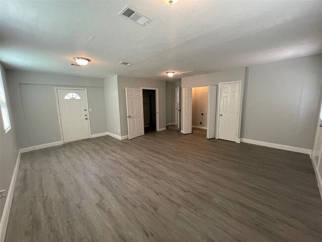Building Photo - 3 BR/2.5BA | Newly Renovated Single Family Home | 1-Car Covered Parking | Gated backyard