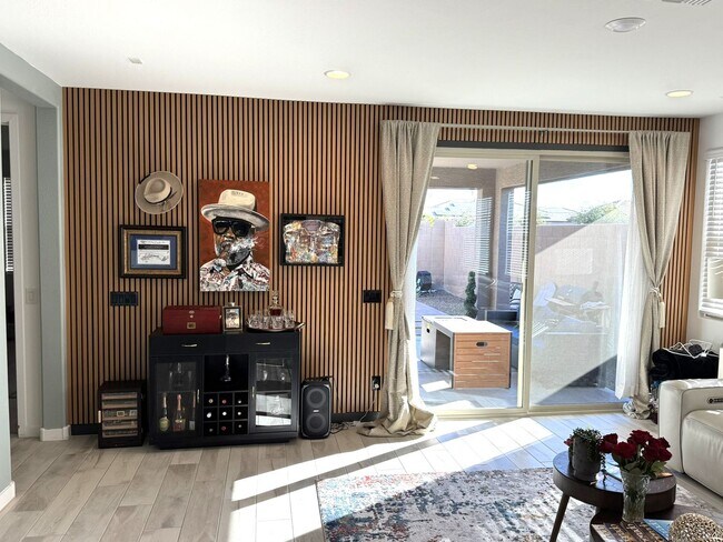 Building Photo - 2024 Beautiful Furnished 3 Bedroom 2 Bath with Private Suite near Sports Venues