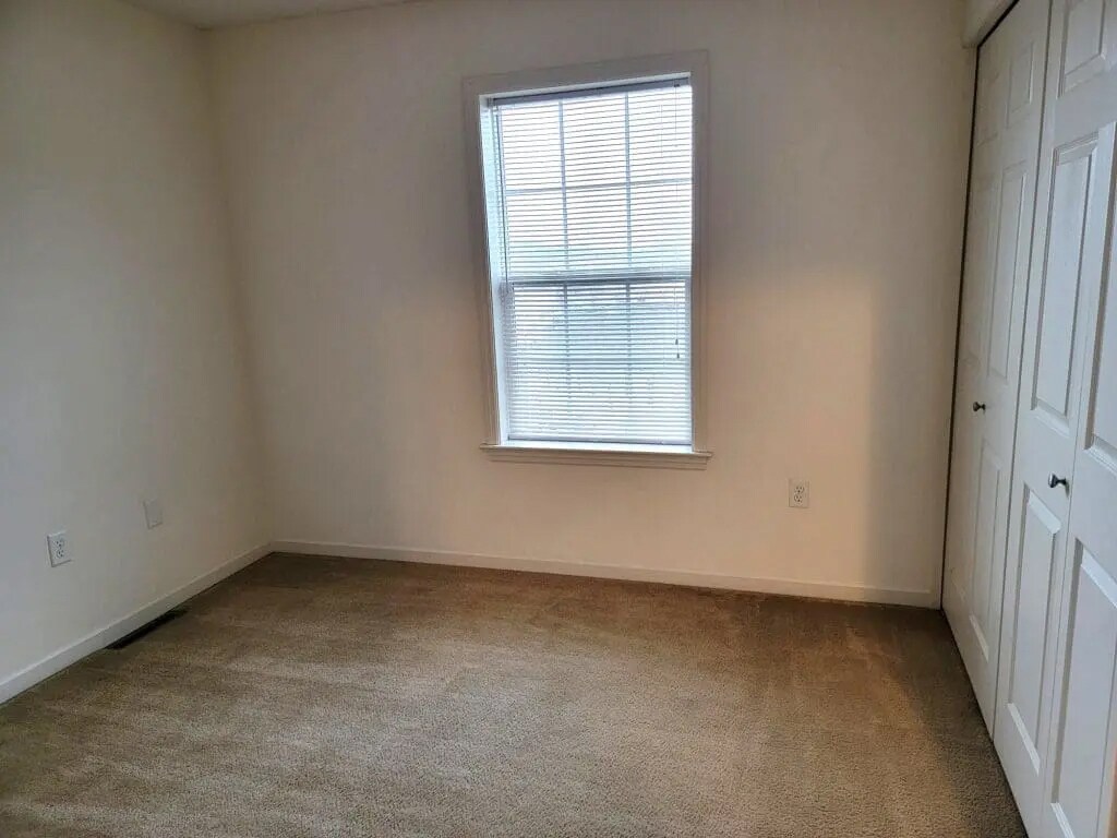 Building Photo - 701 Winding Ln