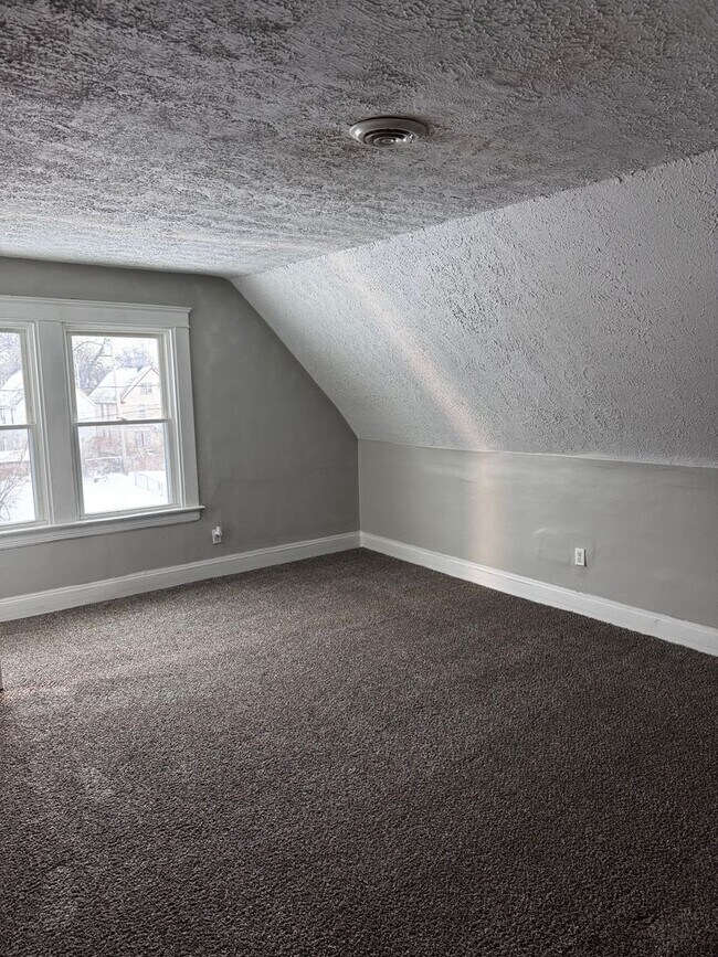 Building Photo - 10707 Hampden Ave