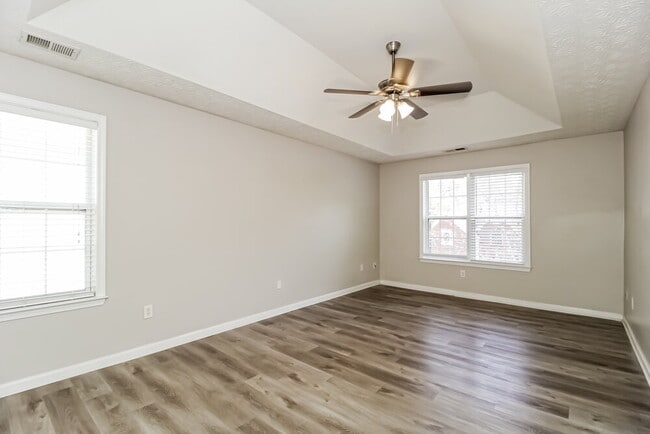 Building Photo - 3130 Kirkwood Dr NW