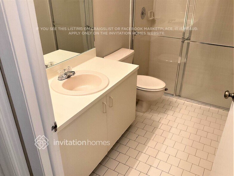 Building Photo - 10101 SW 9th Ln