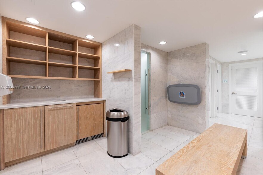 Building Photo - 400 Sunny Isles Blvd