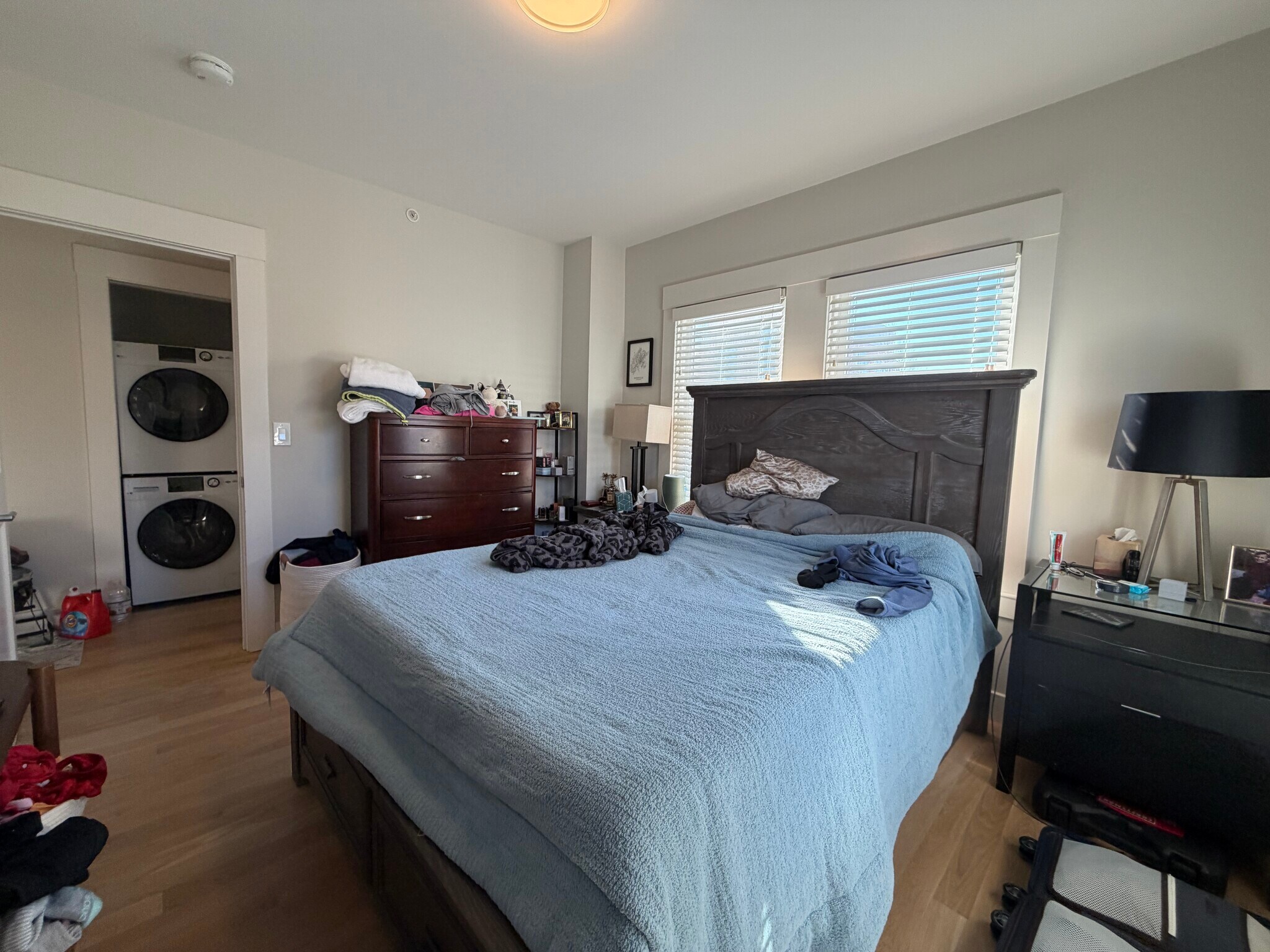 Building Photo - 208 Banks St